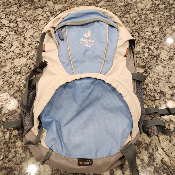 Deuter Futura 22 AC Backpack - Blue and Gray - Picture 1 of 6